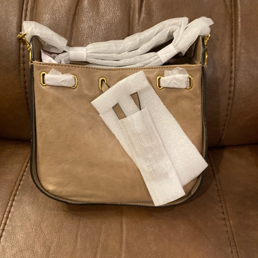 LEATHER CROSSBODY